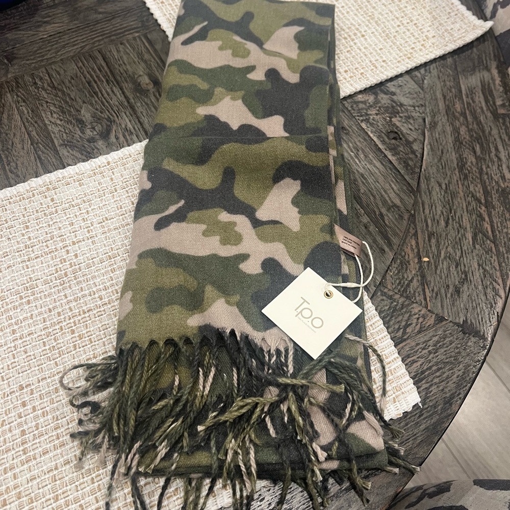 OP Camouflage Patterned scarf